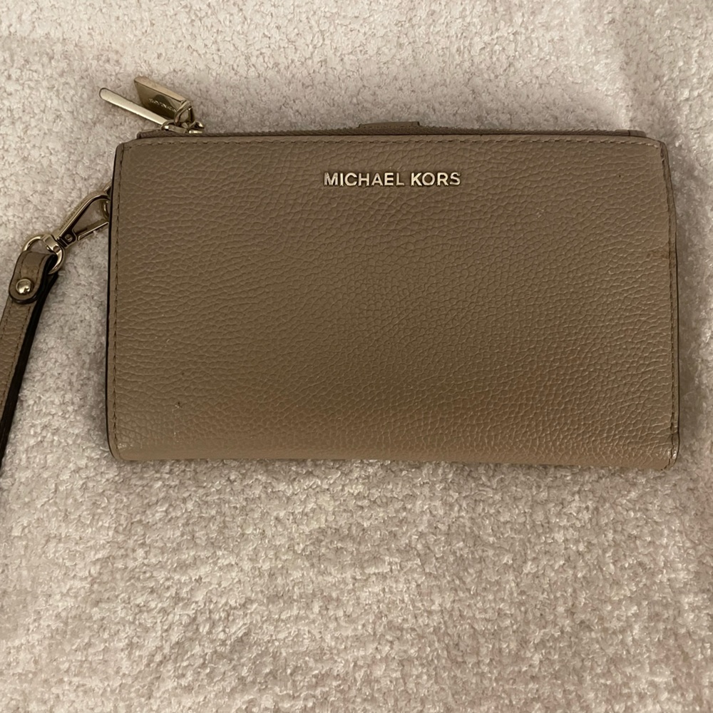 Michael Kors wristlet/wallet